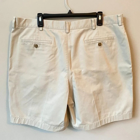 L.L. Bean Mens Size 40 8" Natural Fit Wrinkle-Free Flat Front Ivory Chino Shorts - Picture 10 of 16